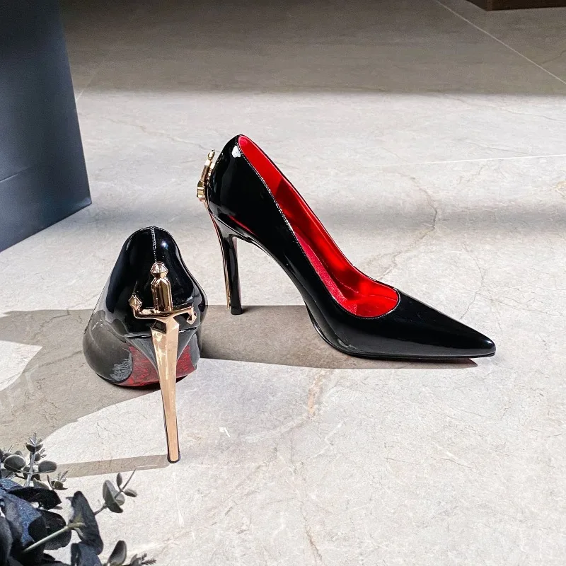 

New 2026 Golden Luxury Designer Shoes Royal Style Heels for Ladies Premium Black Patent Leather High Heel Women's Single Shoes