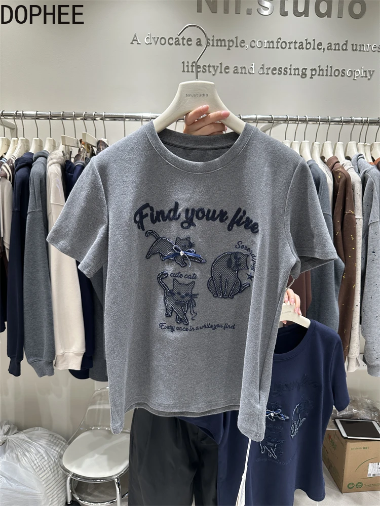 

Новинка 2025, осенняя универсальная женская футболка с коротким рукавом, пуловер с круглым вырезом и вышивкой мультфильмов, топ, хлопковые футболки