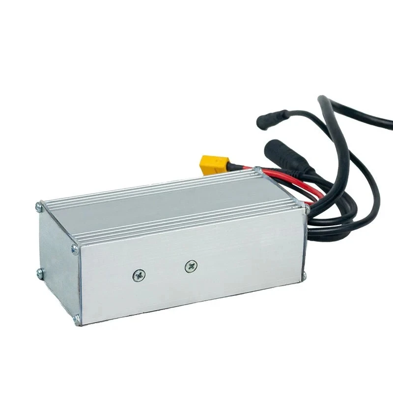 

Freego Electric Bicycle Accessories 36V/48V Electric Bike 11A Brushless DC Motor Controller for E Bikes Scooter