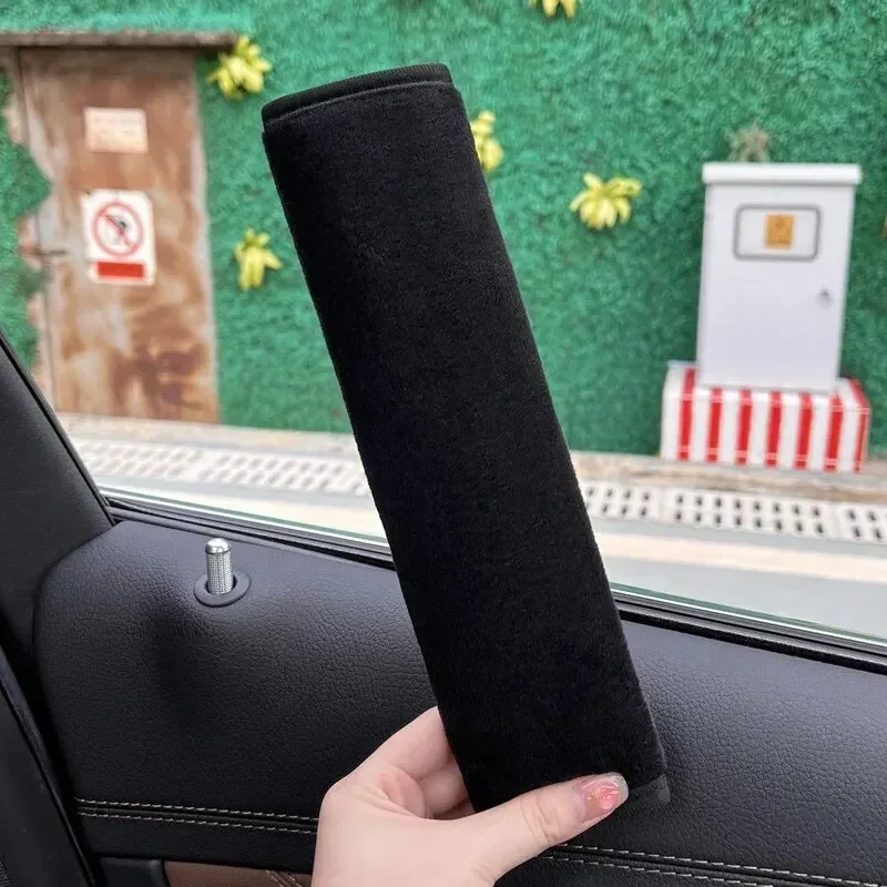 

Universal Car Interior Seat Belt Cushion - Strap Cover Cushion, Short Plush Safety Shoulder Protector, Auto Accessories