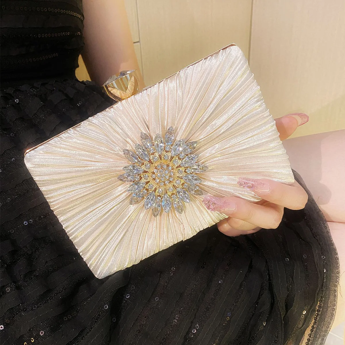 New Women Fold Evening Bags Silk Party Dinner Wallets Wedding Banquet Purse with Chain Shoulder Bags Diamonds Box Handbags Prom