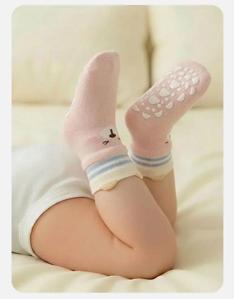 3/6 Paar Baby-Anti-Rutsch-Bodensocken mit Streifenmuster, niedliche Cartoon-Motive, weiche Baumwollsocken für den Innenbereich, Kindersocken zum Laufen. – Detail 6