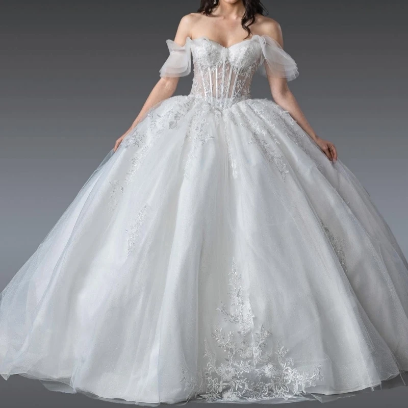 فساتين Quinceanera بيضاء لامعة ثوب حفلة قبالة الكتف زين الدانتيل الخرز تول حفلة عيد ميلاد الحلو 16 فستان Vestidos 15