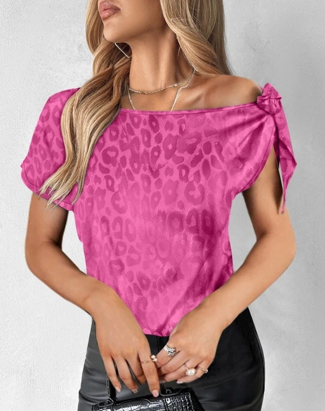 

Sexy and Comfortable New Short Sleeved Leopard Pattern Bow Decoration Satin Sage Girl T-Shirt