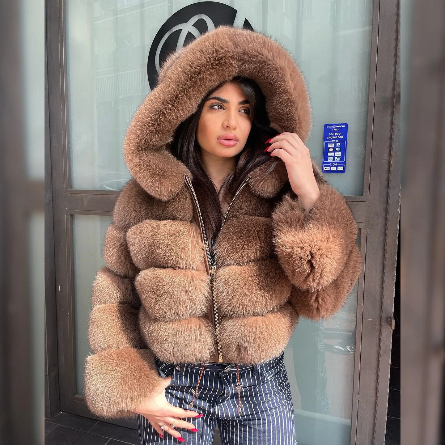 

Women Fashion Real Fox Fur Short Jackets Hooded Winter Coats Warm Fur Overcoats thickened fluffy authentic genuine fur coats