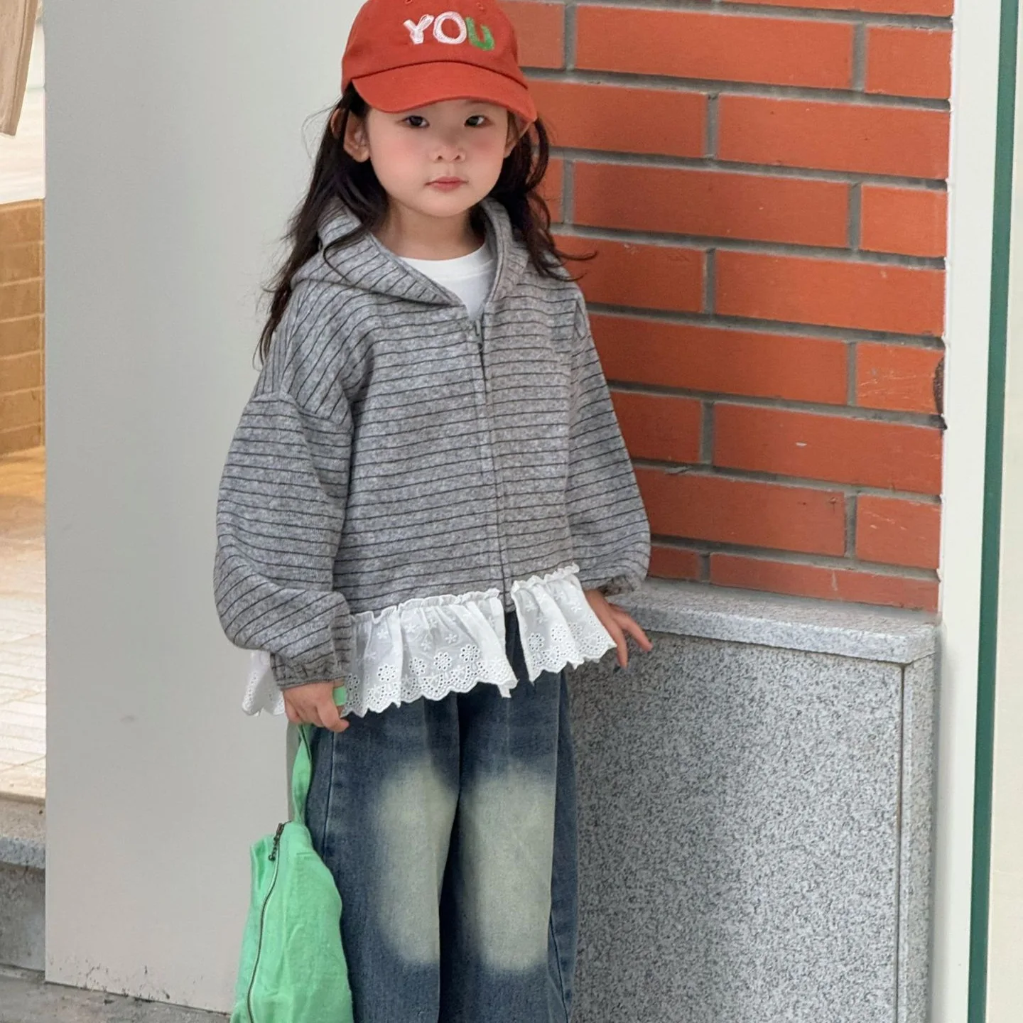 

2025 Autumn New Children's Clothing Korean Version Children's Clothing Girls Striped Hooded Jacket Lace Casual Jacket