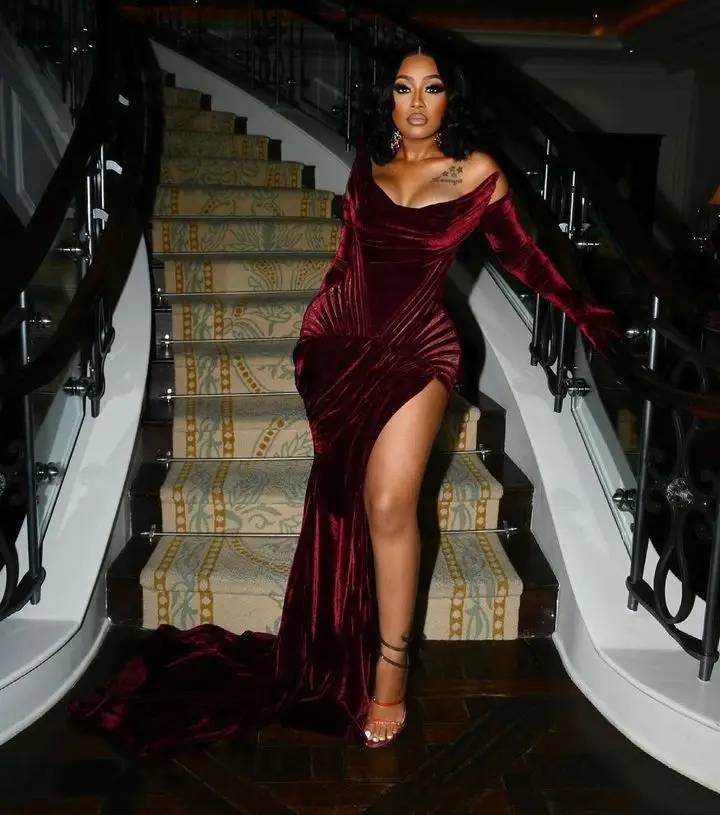 High Quality Burgundy Velvet Prom Dresses with Long Gloves Plus Size Arabic African Celebrity Dress High Slit Long Party Gowns