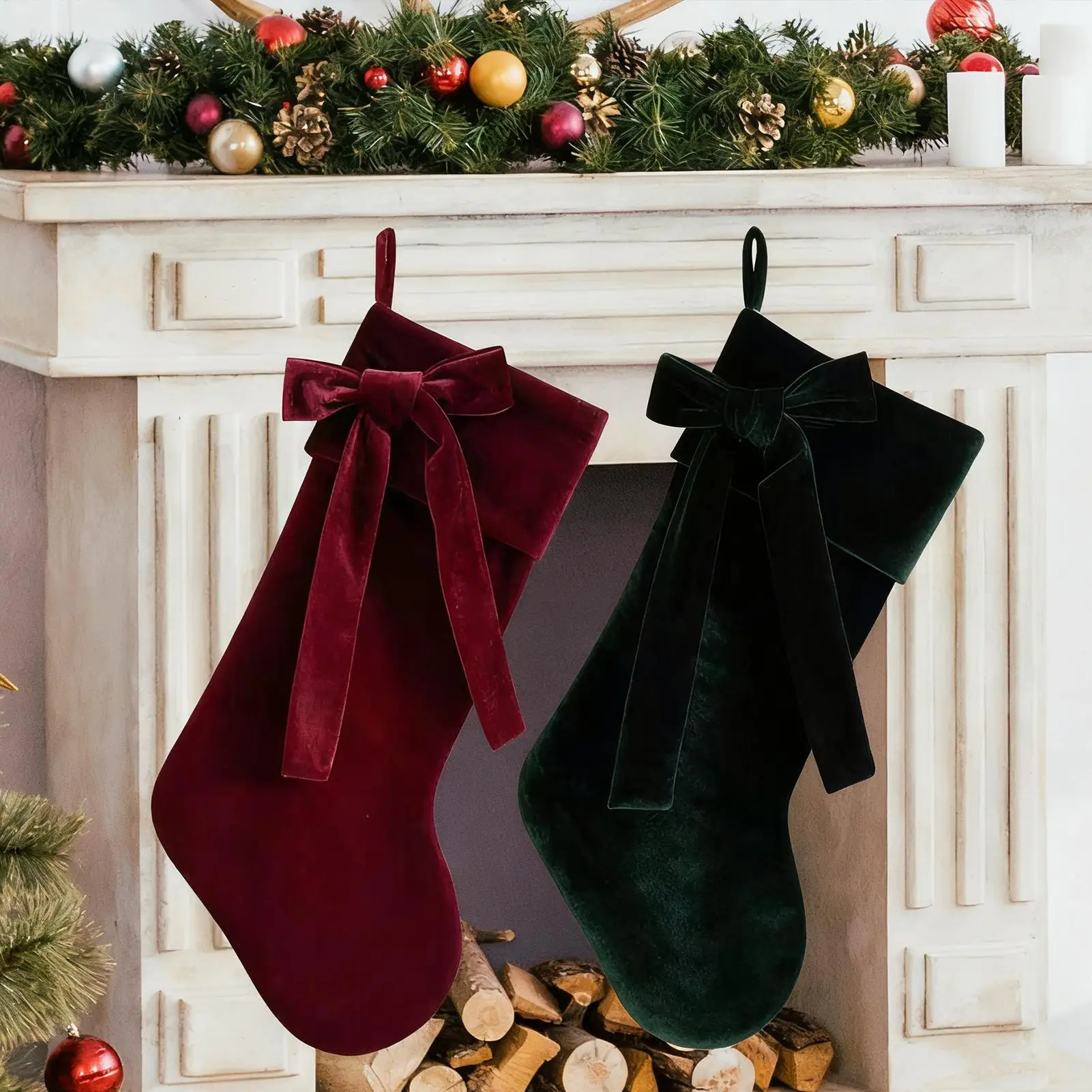 Samt-Weihnachtsstrumpf mit eleganter Schleife – festliche Feiertagsdekoration für Kaminsims, Weihnachtsbaum, Treppengeländer und Zuhause