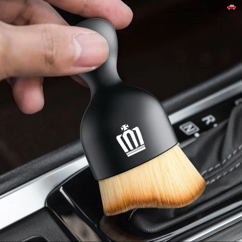 1Pcs Car Emblem Cleaning Soft Brush Dust Remover Tool For Toyota Crown JZS171 JZS171W JZX175 JZX171 GRS180 181 182 183 184 200