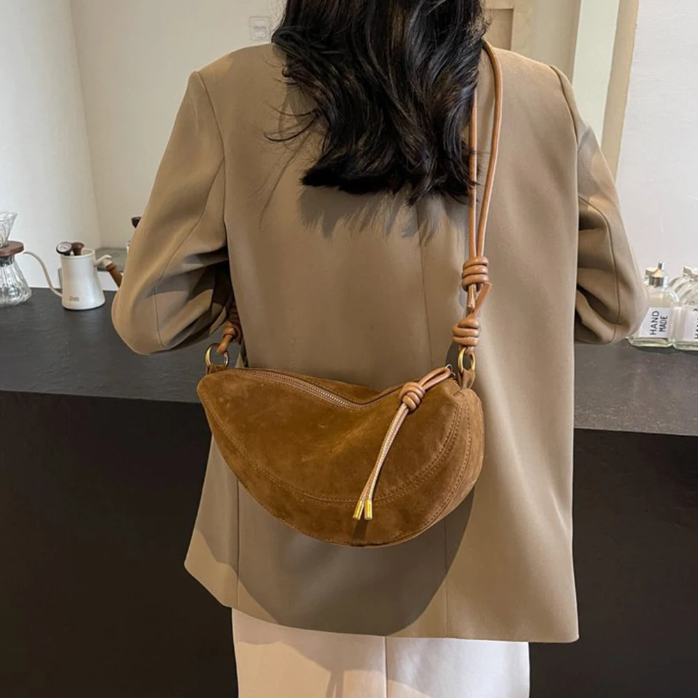 

Fashion Quilted Shoulder Bag Half Moon Faux Suede Underarm Bag Vintage Faux Suede Crossbody Bags for Women Handbag Designer Bags