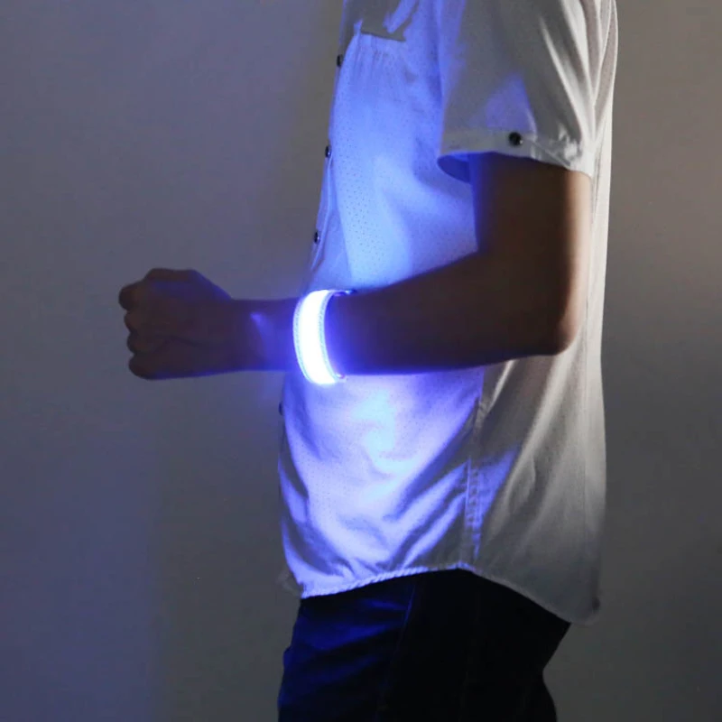 ナイトランニング用LEDライトアームバンド、クリスマススポーツ安全ベルト、アーム警告リストバンド、屋外サイクリング、自転車、ホット、2023