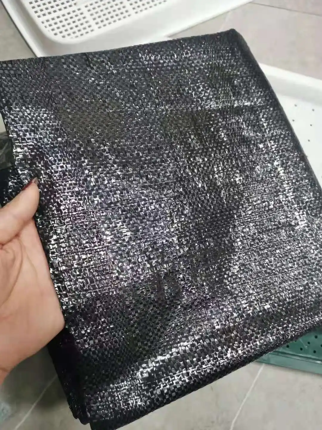 20254m 폭 PP 우븐 지반 커버 잡초 방지 패브릭 정원 농장용 잡초 방지 매트 정원 관리용