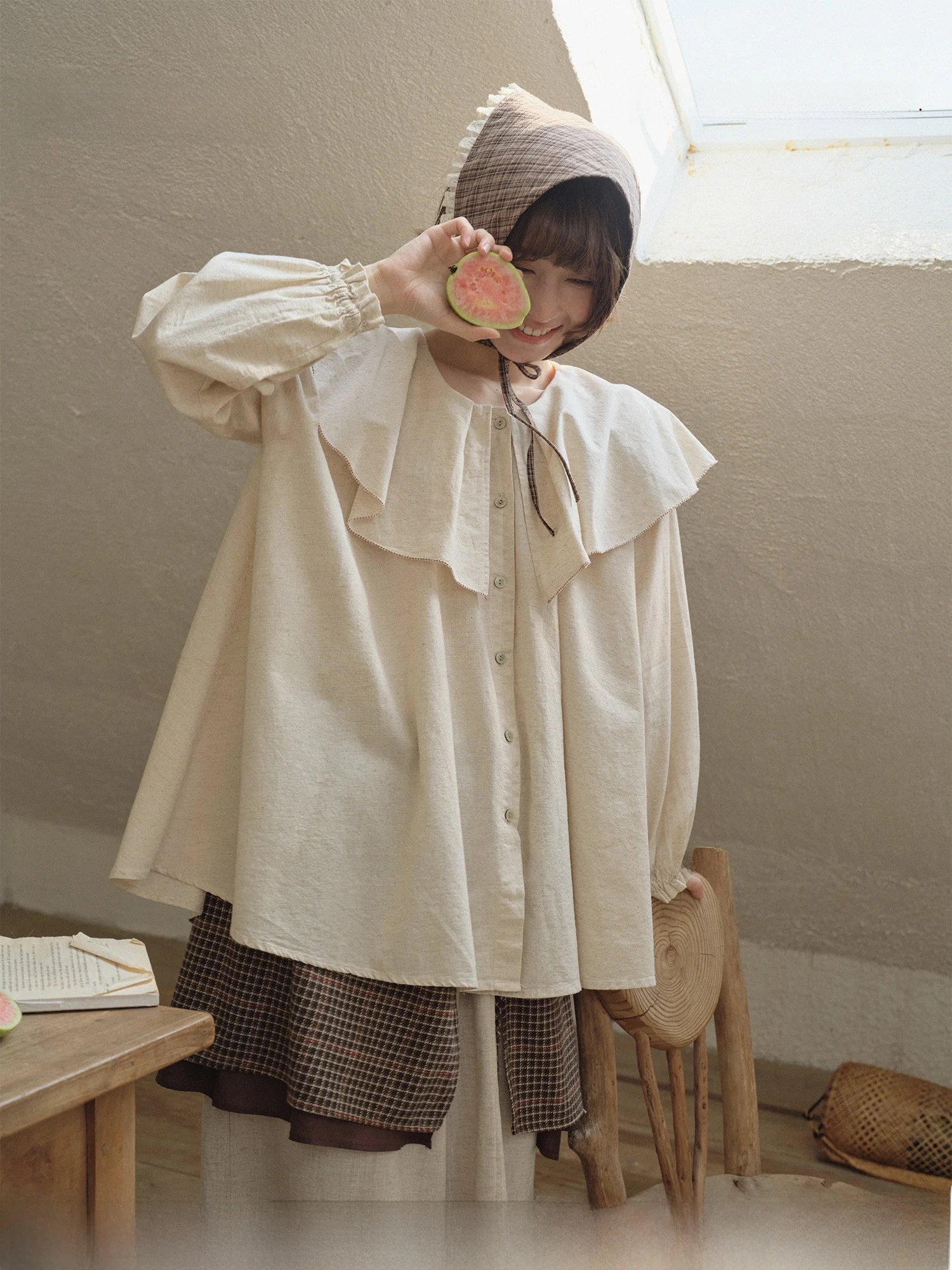 

Женская рубашка TONGTIONG в стиле ретро с длинным рукавом, свободного кроя, с эффектом стройности, воротником «лотос», из хлопка и льна, весенний топ