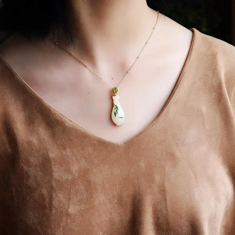 Natural Hetian Jade Pendant Ladies Necklace Chinese Court Style Unique Ancient Gold Craft Charm Various Exquisite Jewelry