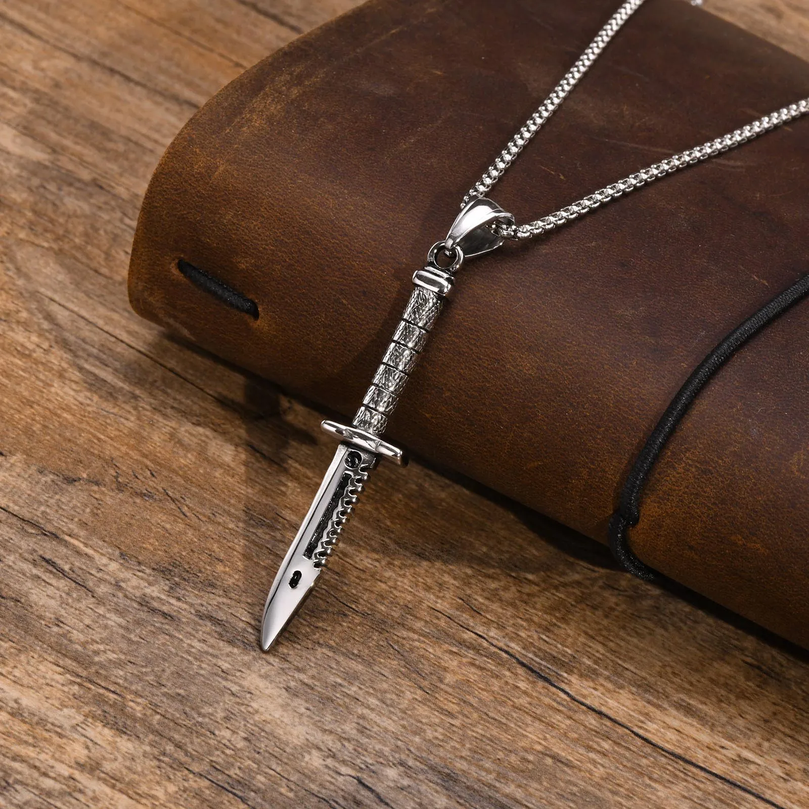 Men's Rock Punk Dagger Necklaces,Waterproof Stainless Steel Hip Hop Stiletto Pendant Collar Gift Jewelry