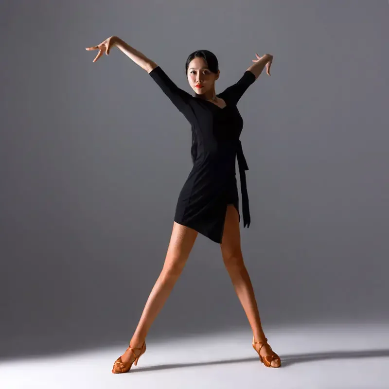 ชุดเต้นรําละตินเสือดาวพิมพ์เต้นรําละตินเครื่องแต่งกายฝึกชุด STAGE Performance ใหม่เต้นรําที่สวยงามเสื้อผ้าเครื่องแต่งกายสีดํา