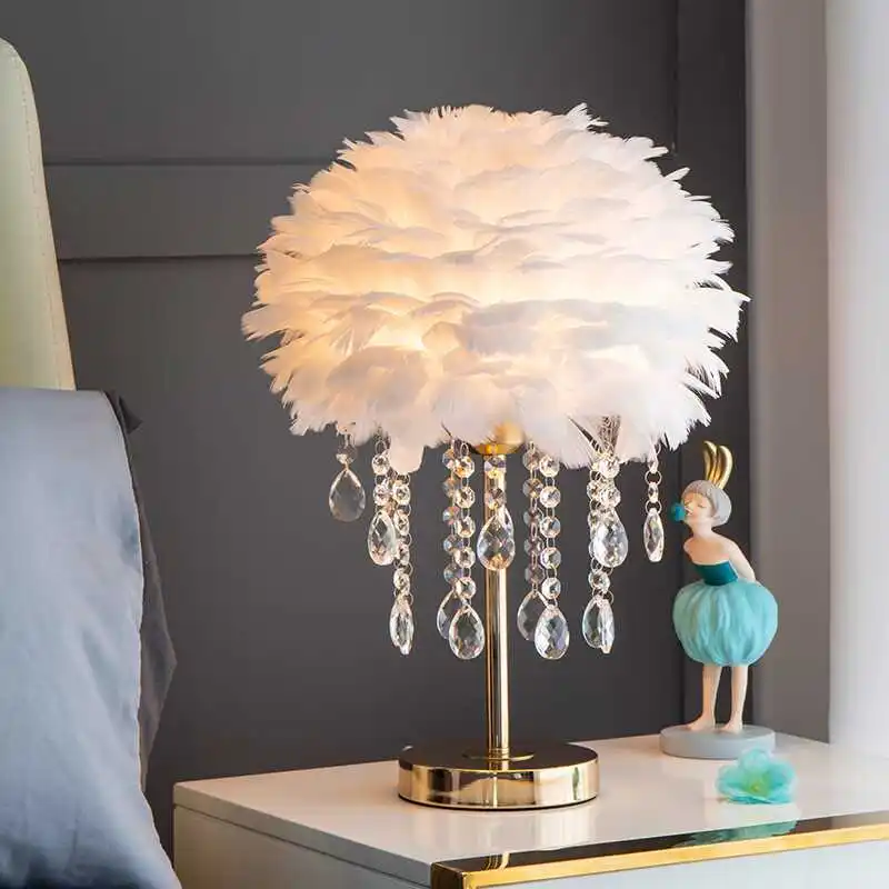 Nordic light luxury i girl crystal feather table lamp bedroom bedside lamp modern warm romantic living room decoration