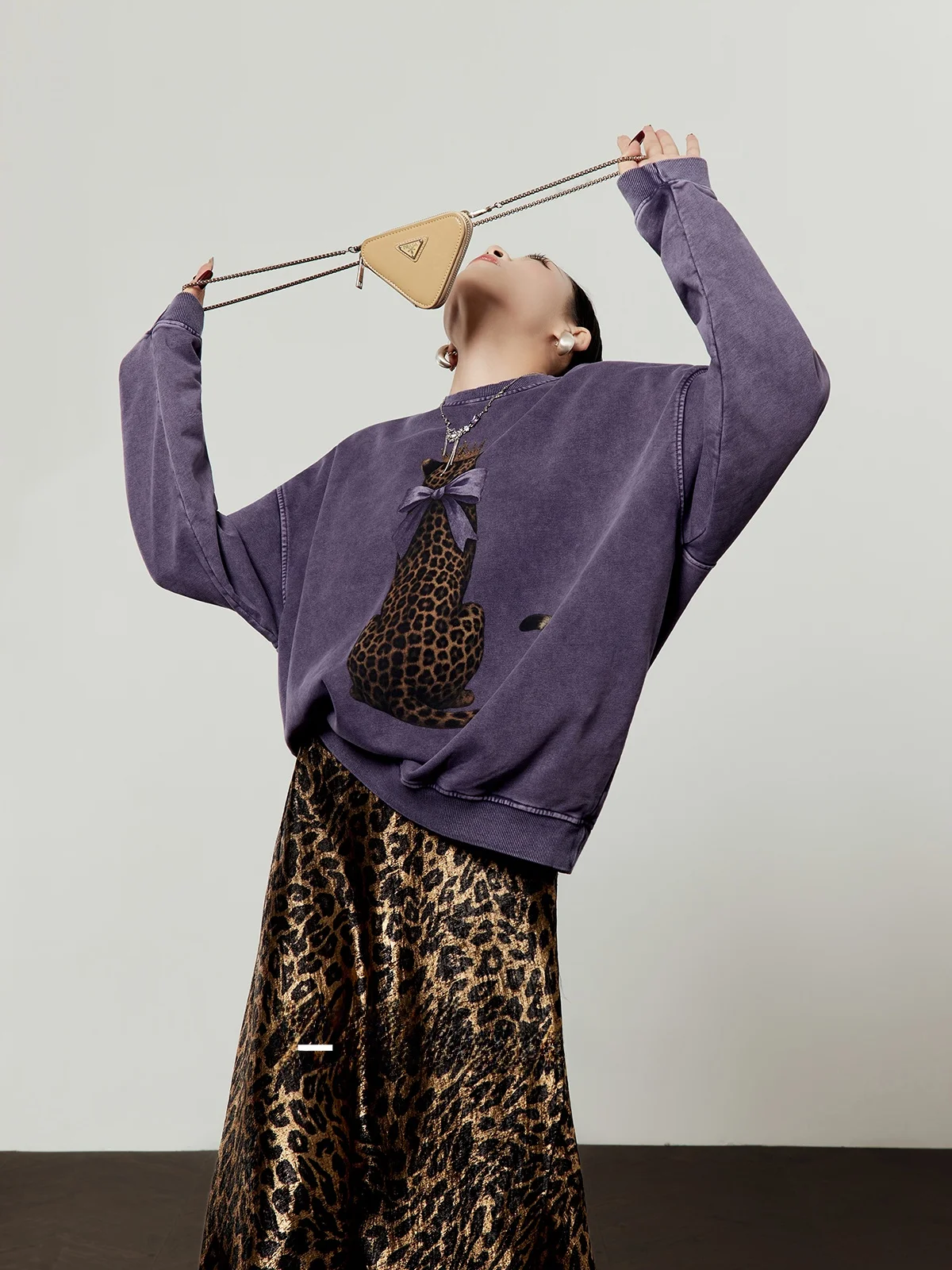 

Свободный фиолетовый свитшот с леопардовым принтом, женская повседневная футболка с длинным рукавом, весна 2026, новинка