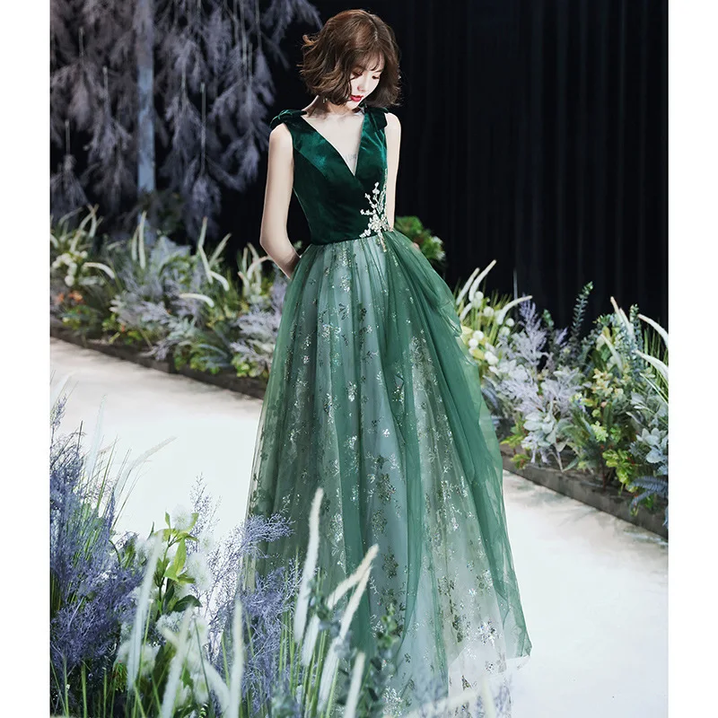 

Green evening dress skirt female design sense 2024 new art examination stunning graduation host summer