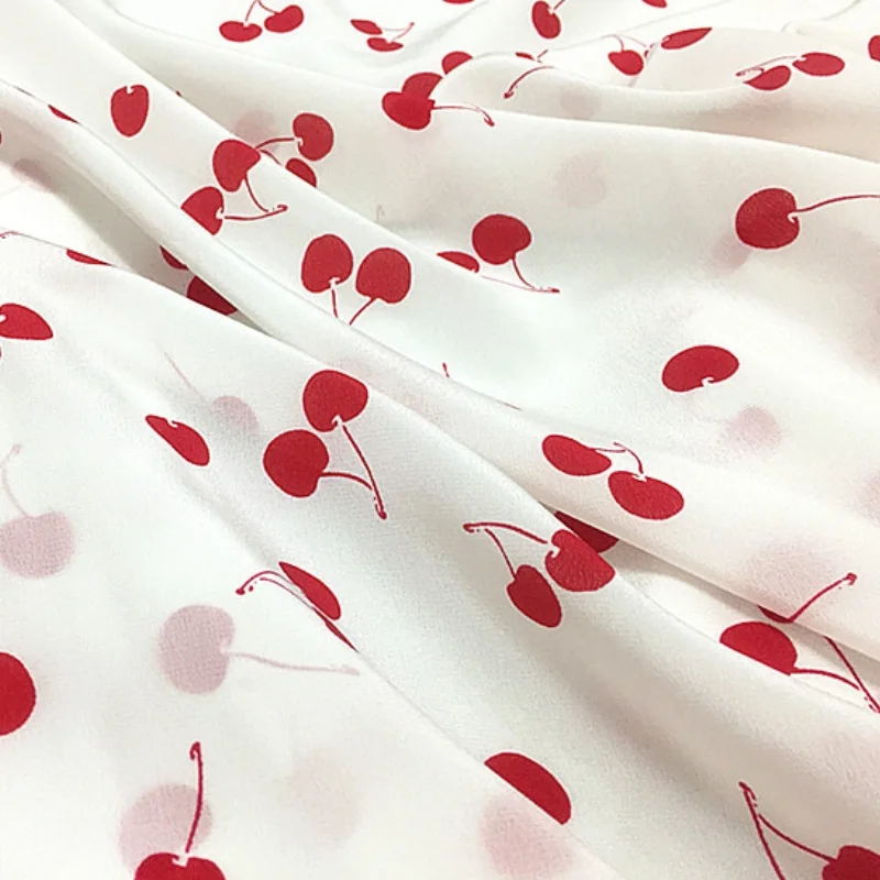 

Ткань из 100% тутового шелка 14 Momme Crepe Silk, 1 метр, белая, с принтом красной вишни, ширина 138 см, 54 дюйма, по дворам XL152