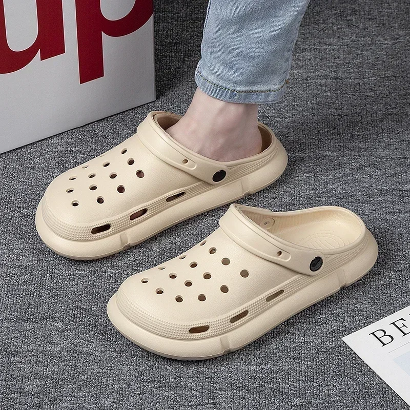 2024 Hot Fashion Men Clogs Slippers Casual Hole Beach Sandals Outdoor Men Garden Shoes Summer Soft Sandals Home Bathroom Slides