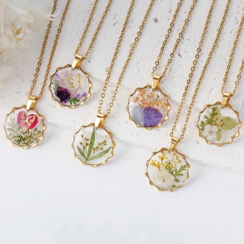 

Unique Sun Design Natural Flower Necklaces Handmaking Epoxy Resin Pressed Flower Pendant Charm Necklaces Stainless Steel Chains