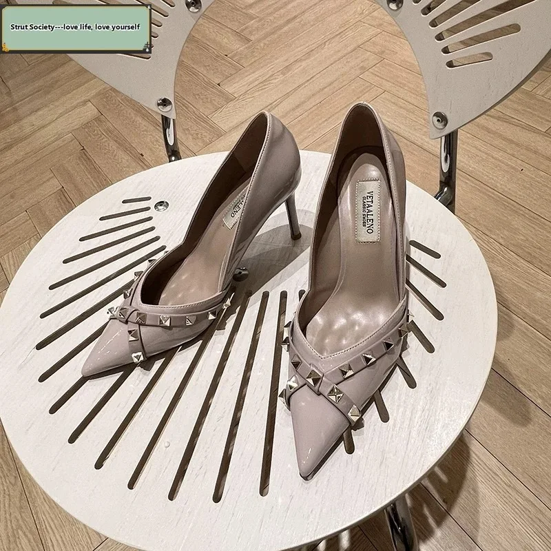 Metal Rivet Corss Tied High Heel Pumps Sexy Pointed Toe Thick Heel Matte Leather New Arrivals Fashion Women Modern Shoes