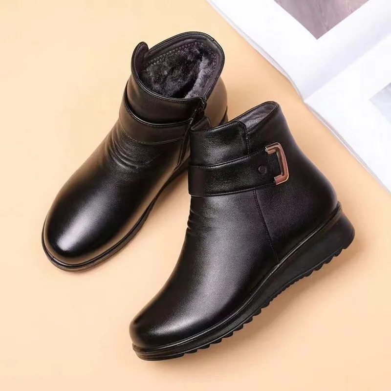 Winter Women Snow Boots Warm Female Antiskid  Soft Leather Shoes Size 35-41