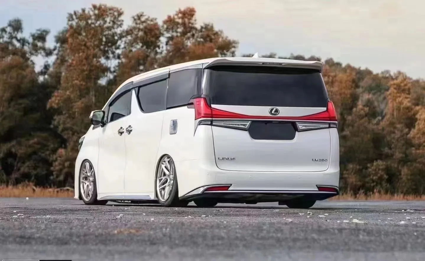 Luxury Body Kit for Alphard Vellfire Bumper Modified to Lexus LM