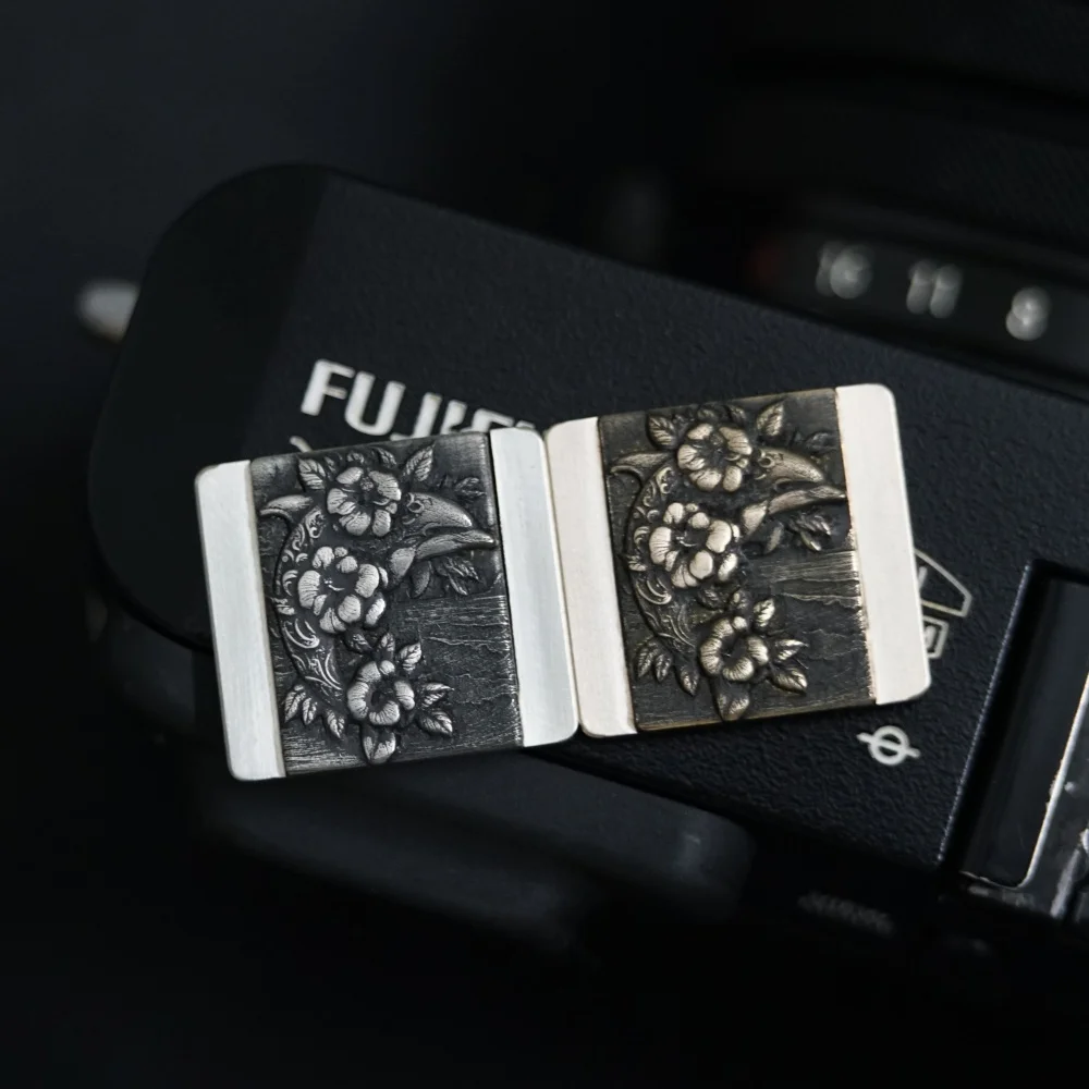 Copertura per slitta calda in metallo per fotocamera Dolphin per Fujifilm X100F XT30 XT5 XPro3 XE4 XE5 XM5 X100VI Nikon ZF ZR Lumix S9 Pulsante otturatore