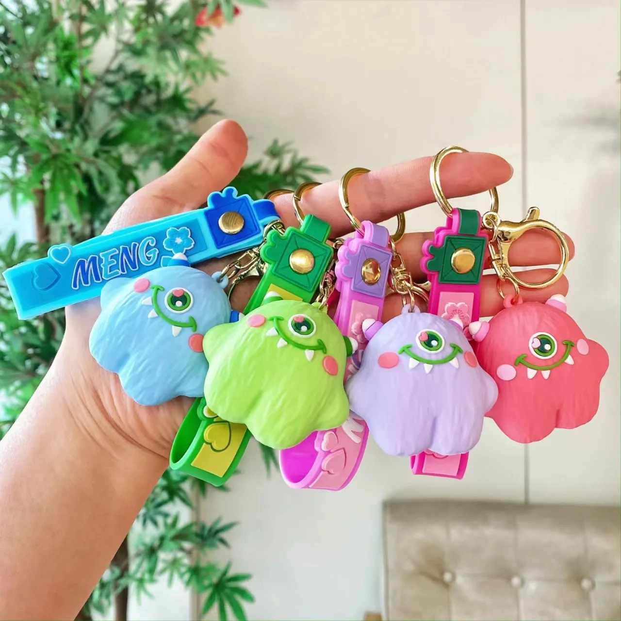 Creative and cute silicone one eyed monster keychain, female luggage pendant, fashionable hanging accessory, gift for children