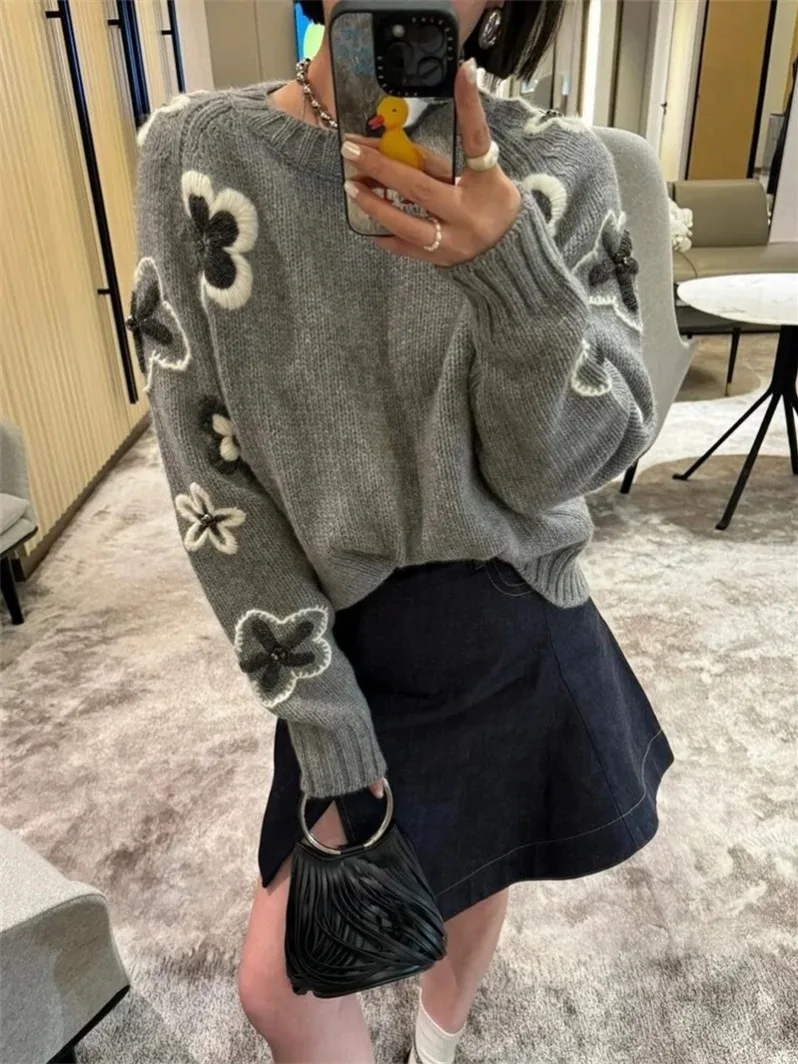 Women's High Quality Autumn Winter Embroidery Flower Pullovers Round Neck Knitted Casual Loose Sweater Jumper Top Streetwear N85