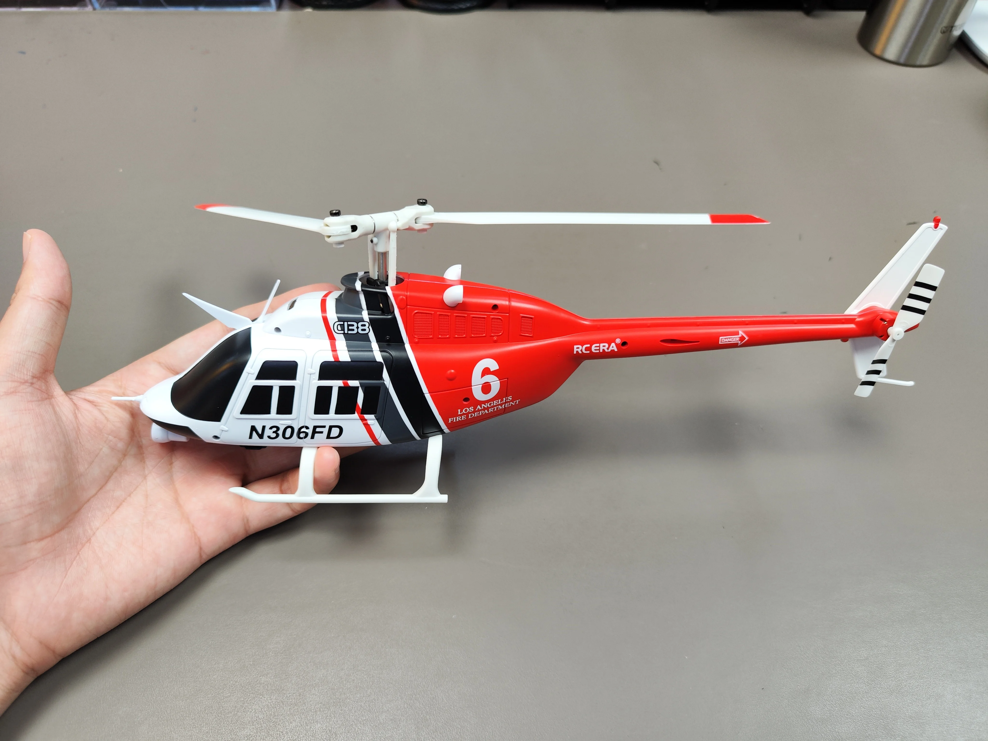 C138 RC เฮลิคอปเตอร์ 4 ช่องใบพัดเดี่ยวจําลองรีโมทคอนโทรลเครื่องบิน Bell 206 เฮลิคอปเตอร์รุ่น