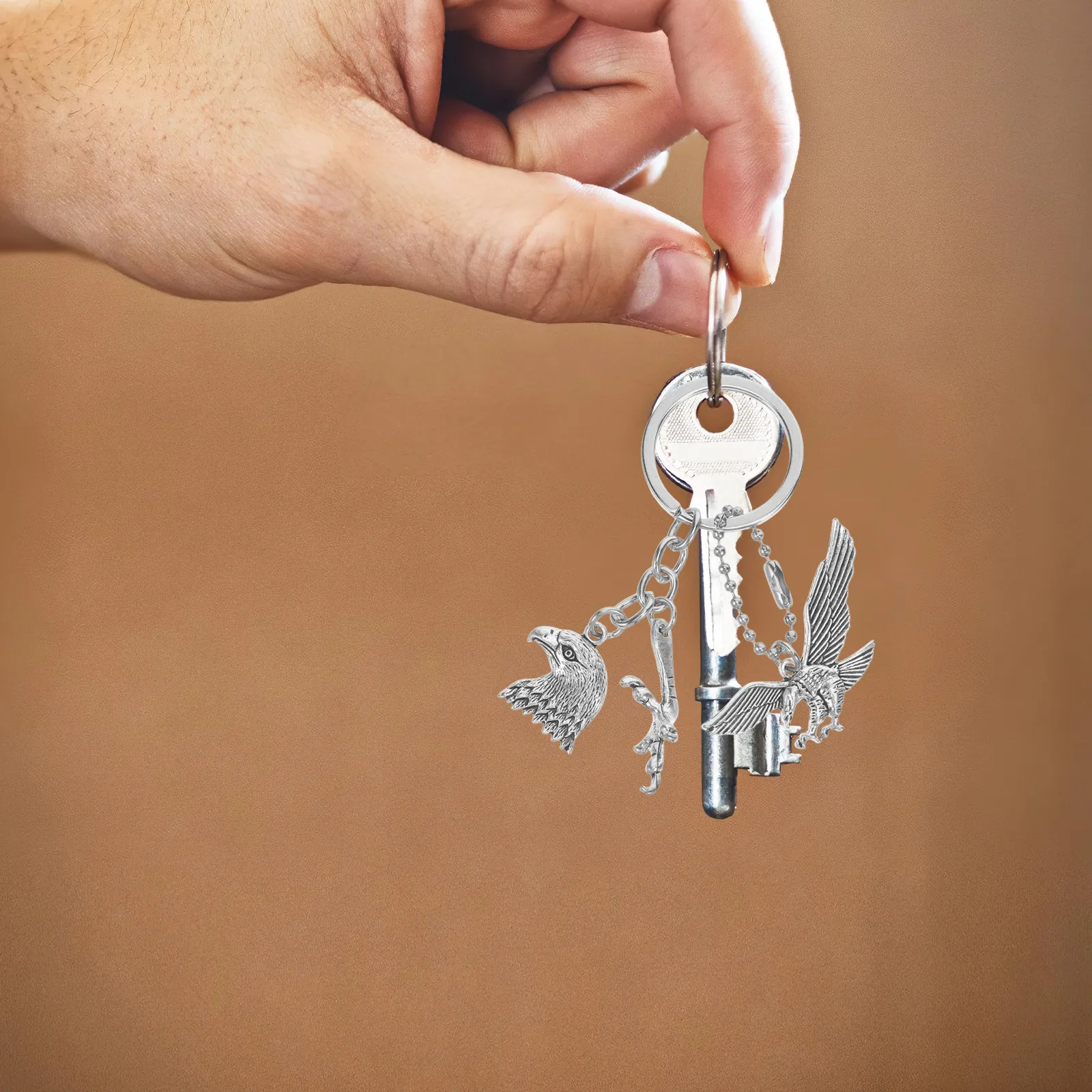 Eagle Keychain Pendant Zinc Alloy Vintage Eagle Talons Backpack Bag Charm Decorative Keychain for Men Women Keyrings for Men