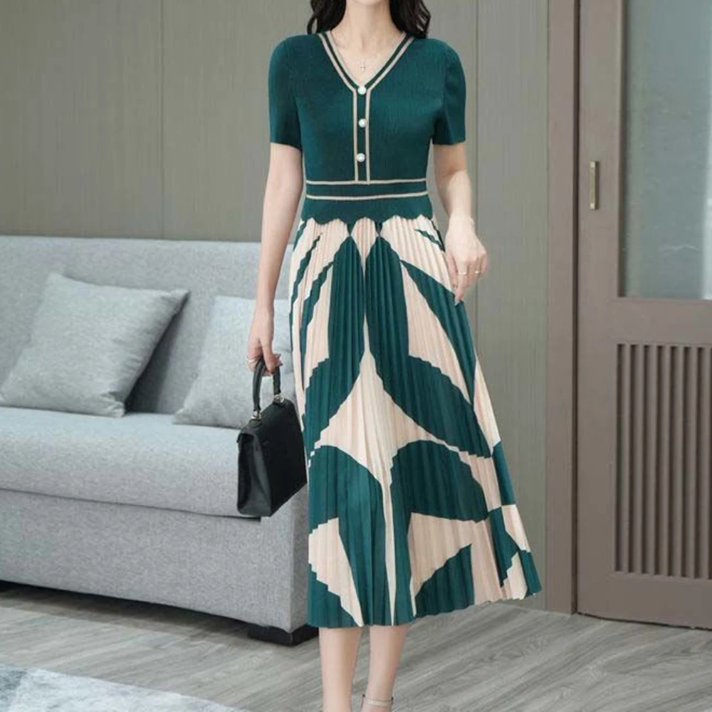 

Set Women's high-end French round neck elastic short-sleeved top high waist pleated skirt two-piece set