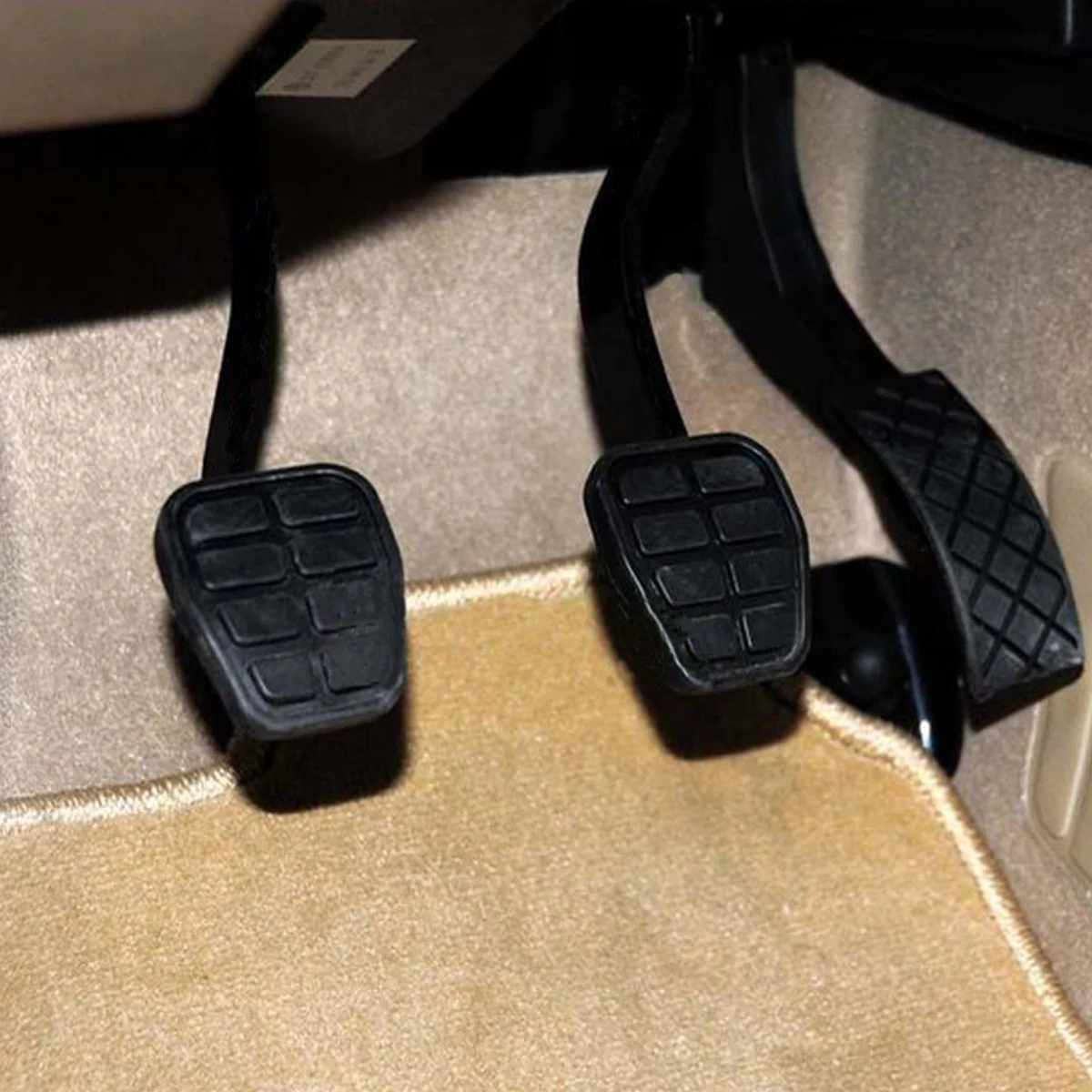

VW Golf Jetta MK2 FO1 Pedals Interior Auto Replacement Parts 2PCS Practical Rubber Pedal VW Golf OEM 321721173 CLUTCH Brake Pads