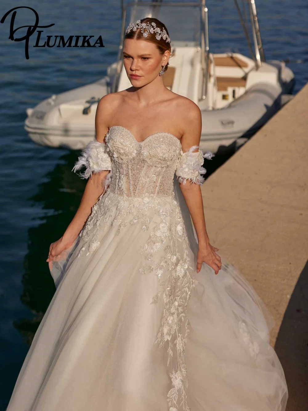 Klasyczna suknia ślubna z aplikacjami, elegancka koronka i tiul, stylowa suknia ślubna w kształcie litery A, długa do podłogi, szyta na miarę.