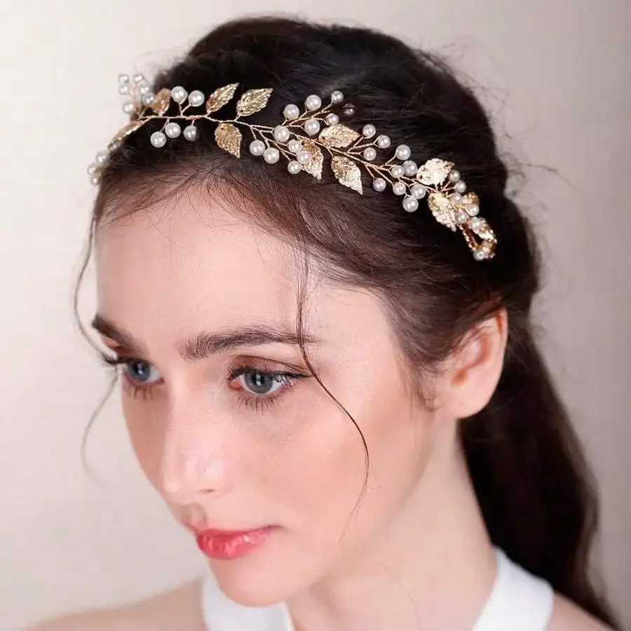 

Bridal Hair Vine With Pearls And Leaf Design For Women