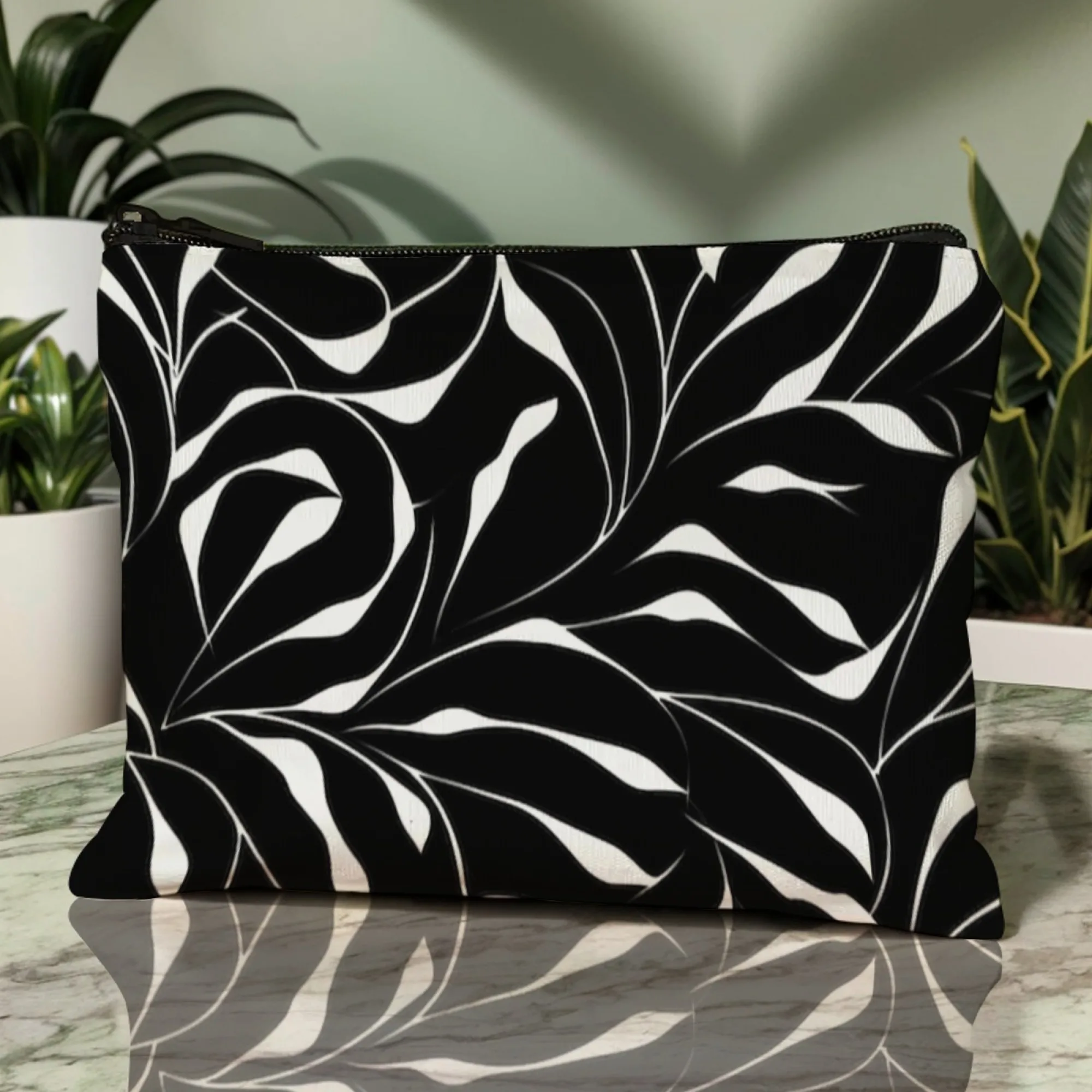 أنيقة أسود-أبيض ورقة المرأة حقيبة مستحضرات تجميل رقيقة خط ورقة الصور الظلية والمساحة السلبية الحد الأدنى الحديثة منظم أدوات التجميل الحقيبة #2