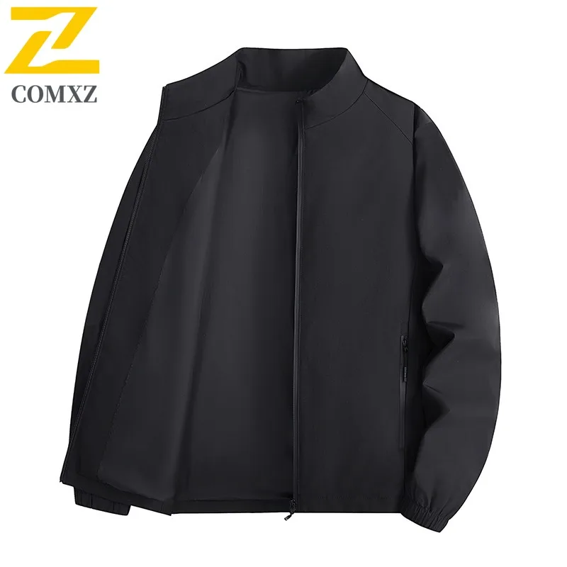COMXZ เสื้อแจ็คเก็ตบุรุษที่สะดวกสบายคอตั้งสำหรับทำงานกลางแจ้งเสื้อโค้ทซิปกันลมธุรกิจลำลองเสื้อผ้าฤดูใบไม้ร่วงน้ำหนักเบา