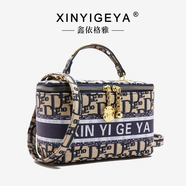 

Cross-Border Women's Bag 2025 New Minimalist Fashion Retro Letter Printed Large-Capacity Tote Crossbody Bag