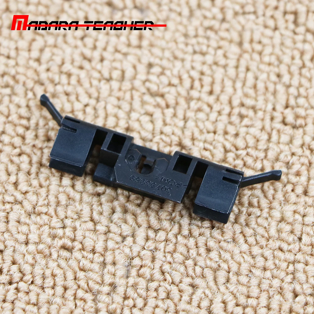 30753989 Front Windshield Molding Clip For Volvo S60 V60 MK2 2011 2012 2013 2014 2015 2016