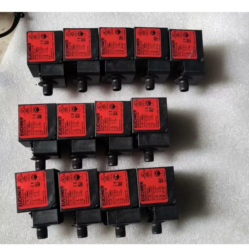 Second hand CES-AR-C01-AH-SA Safety Switch tested OK and shipped quickly