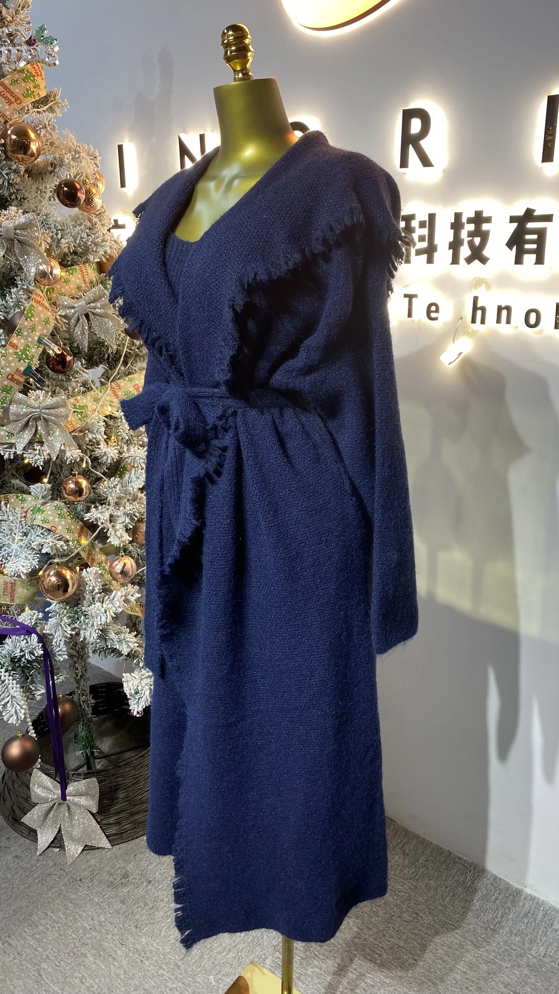 เรียบง่าย มีสไตล์ สง่างาม สีพื้น แขนสามส่วน จีบแบบมิยาซากิ ชุดเดรสออกงานสำหรับผู้หญิงไซส์ใหญ่-GZXX191