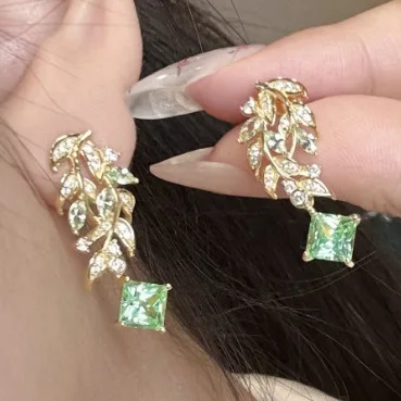 

New S925 Silver 1 Carat Princess Square 6 * 6 Pink/Green Nurturing Blue Treasure [Willow catkins] Earrings Wedding Jewelry