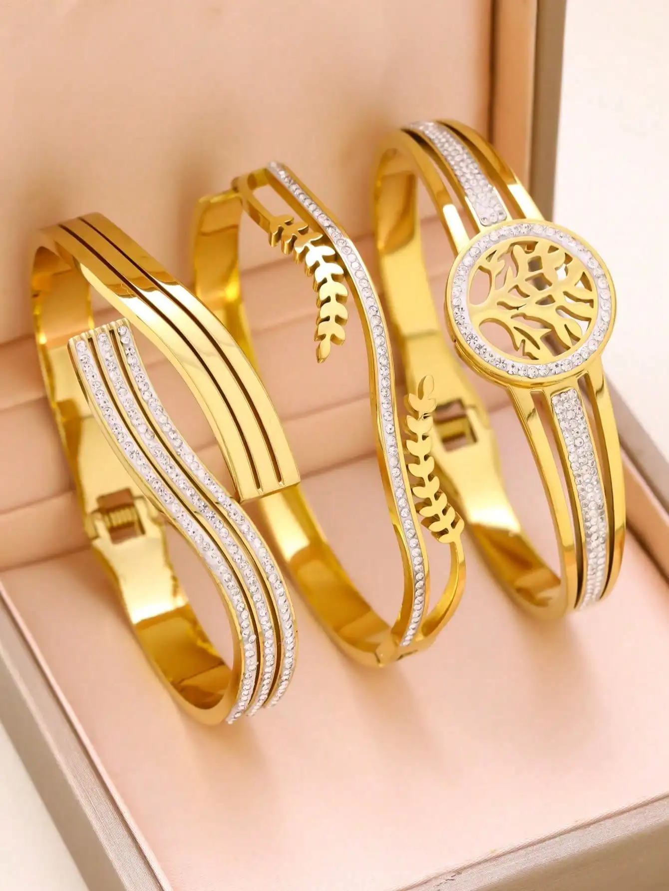 3-teiliges Edelstahl-Schmuckset für Damen, Elegantes Modisches Armband, Europäischer und Amerikanischer Trendstil, Perfekt für den Täglichen Gebrauch