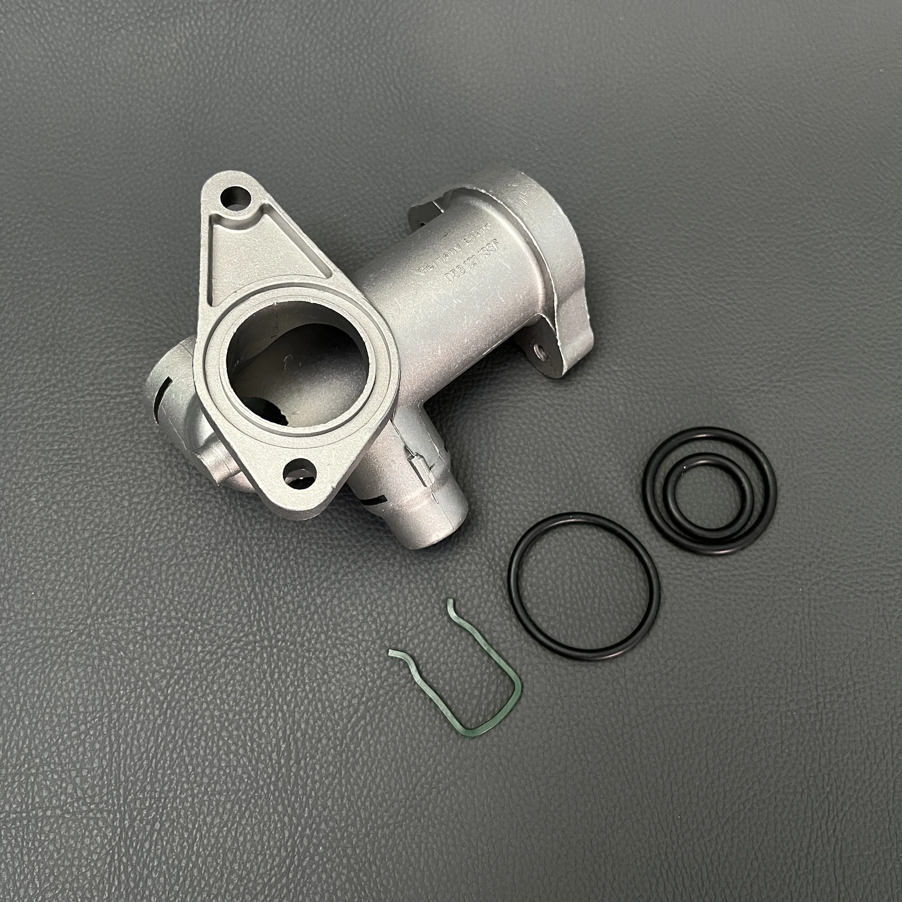 Für VW Passat B5 1,8 T Aluminium Kühlung Kühler Kühlmittel Schlauch Anschluss Wasser Auslass Flansch Rohr 058121133 F Für Audi A4 A6
