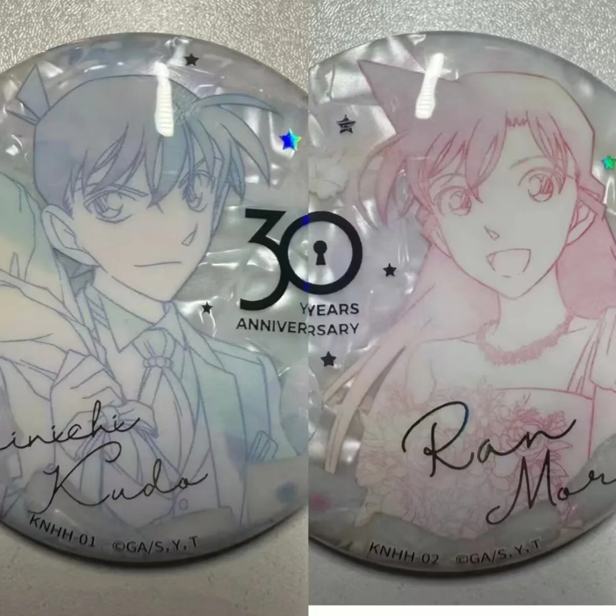 2D世界の「名探偵コナン」アニメグッズ発売30周年記念、シャーニッチャーランが自作したバジを公開