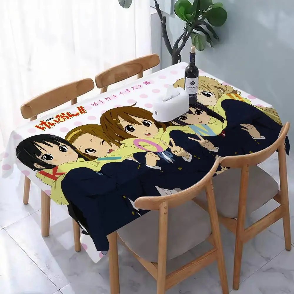 

1 шт. 2026 Горячая новинка: милая аниме-скатерть K-ON Kawaii для украшения дома на Новый год 2026, для кухни и столовой, пластиковая