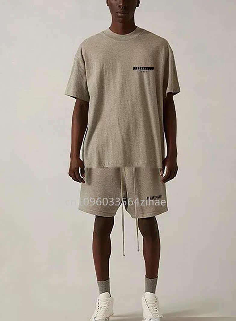 

Комплекты мужских футболок и шорт класса люкс 22SS: дизайнерские топы с черным флокированным буквенным логотипом на груди, брендовые шорты